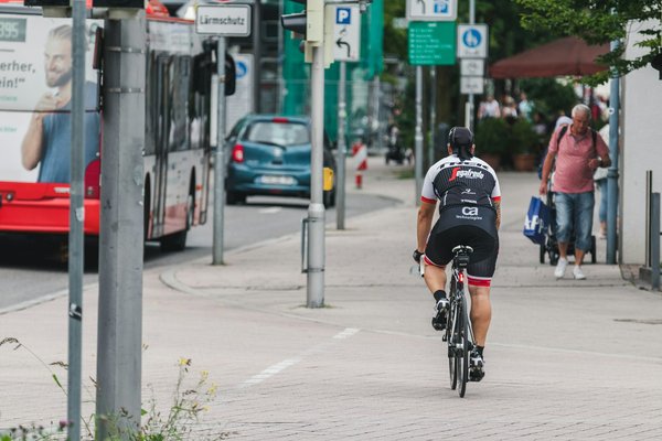 What are the top sport bike riding techniques for crossing UK's narrow bridges?